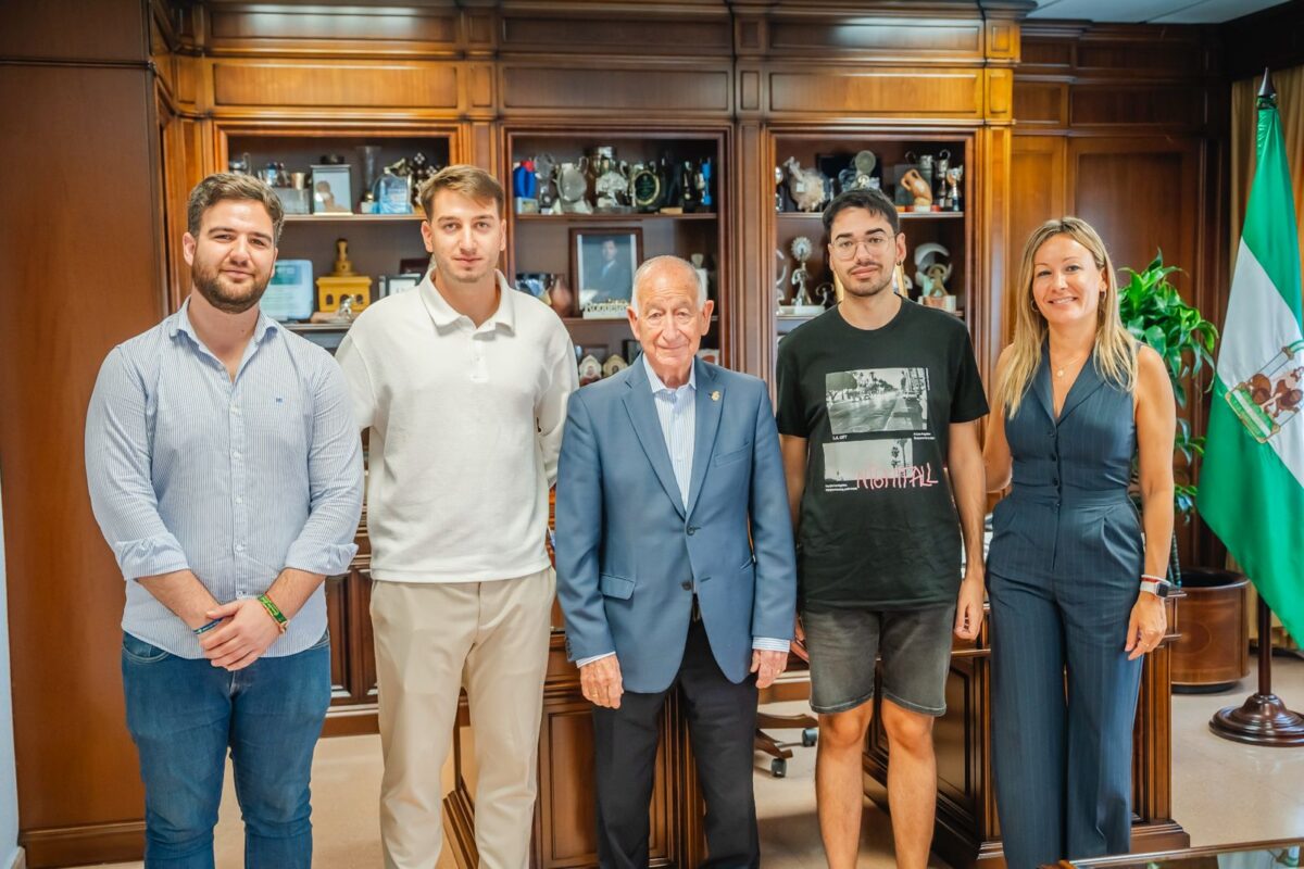 El alcalde recibe a Jesús Gómez Fernández, campeón de España de la Liga ...